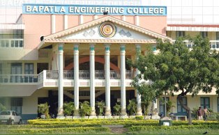 Bāpatla, India