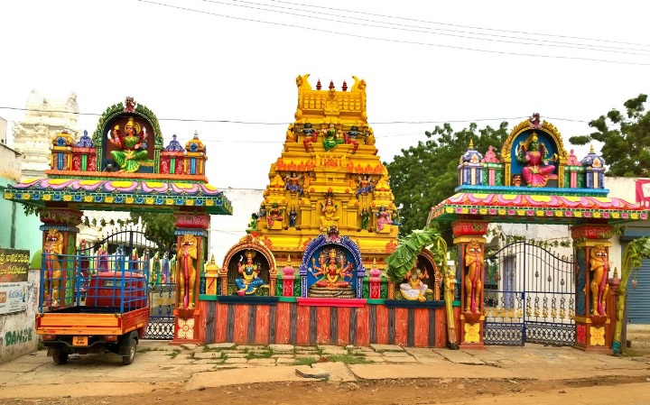 Kovūr, India