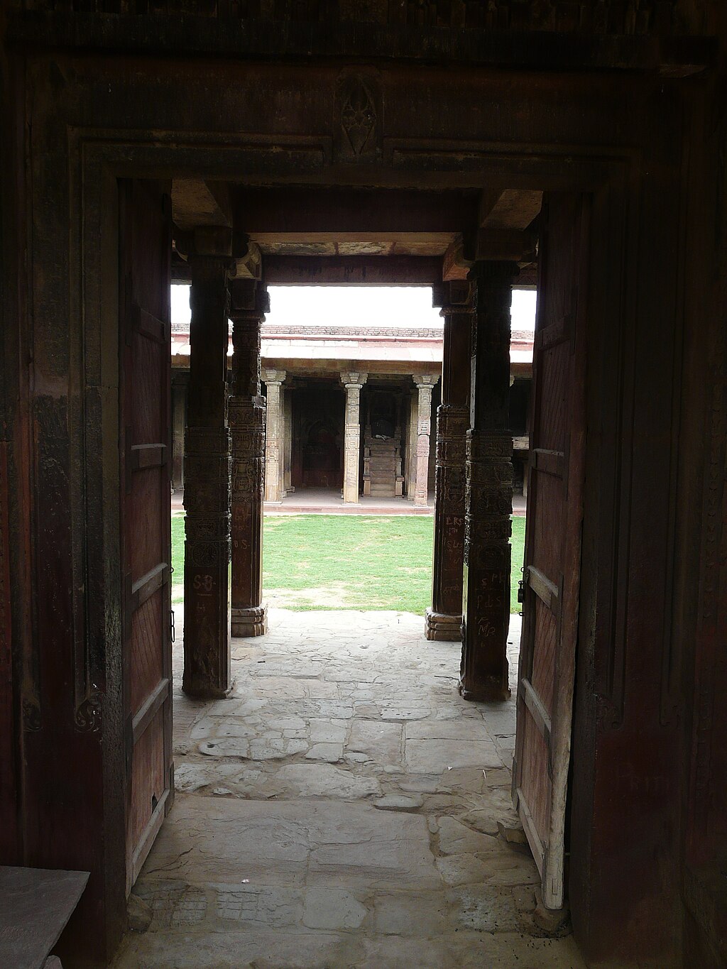 Chaurasi Khamba Mosque, Kāman