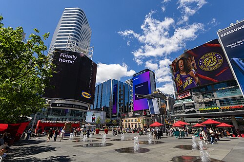 Yonge Dundas Square, Toronto