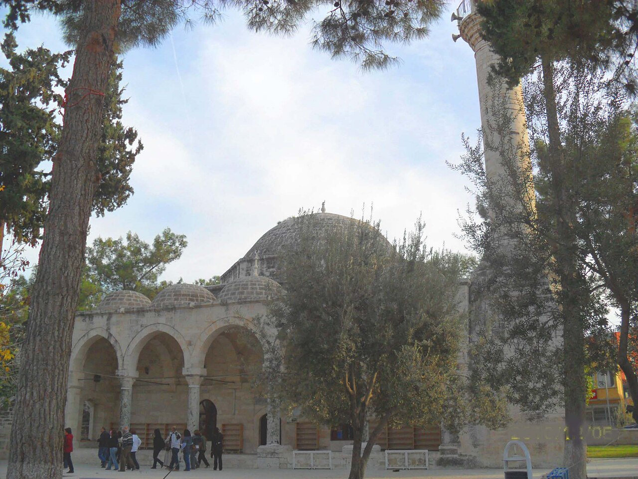 Laal Pasha Mosque, Mut