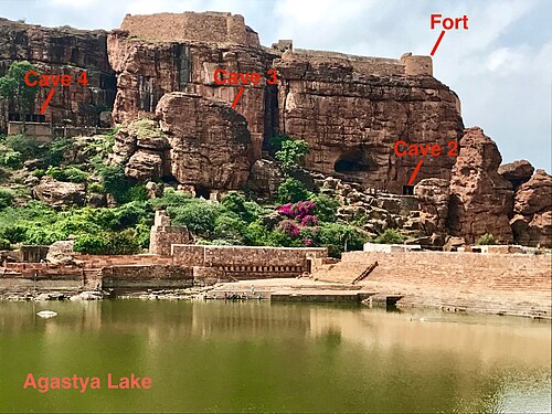 Badami cave temples, Bādāmi