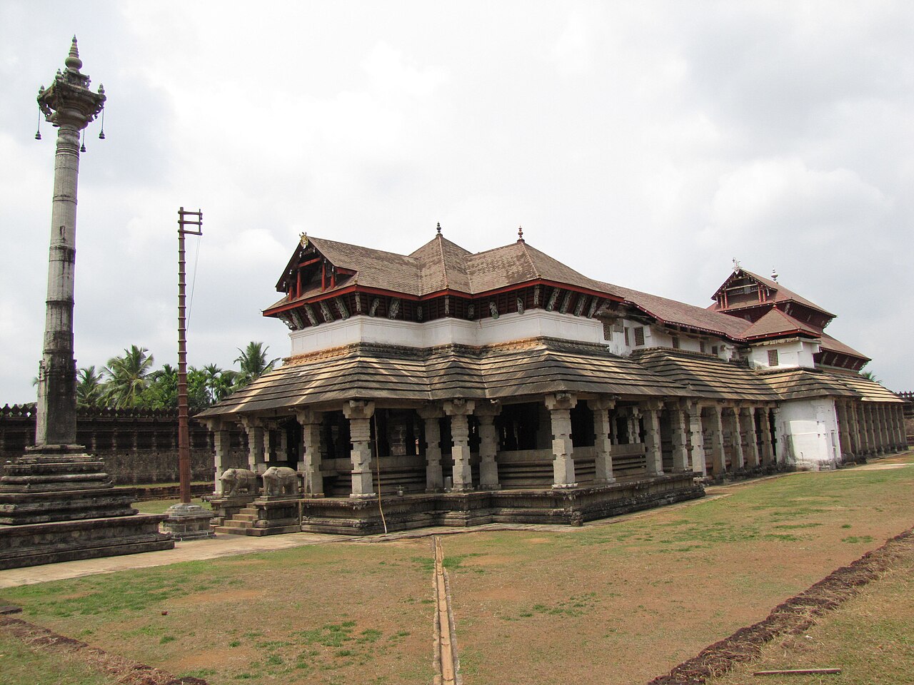Mūdbidri, India